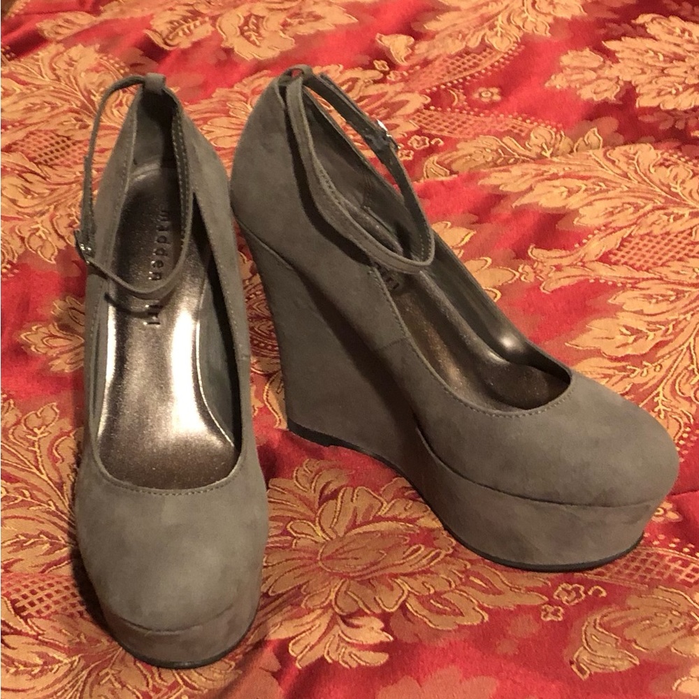Madden Girl Raleigh Grey Suede Wedges